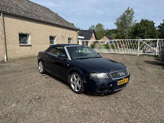 damaged passenger cars Audi A4 2.4 V6 Exclusive 2002/7