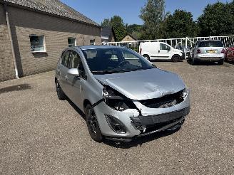 Schadeauto Opel Corsa 1.2-16v Business+ REST BPM €250,-!!! 2014/4