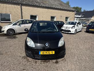 Renault Twingo 1.2 Authentique picture 2