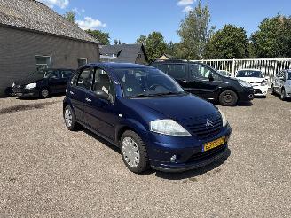 Vaurioauto  passenger cars Citroën C3 1.6i-16V Exclusive AUTOMAAT 2004/8