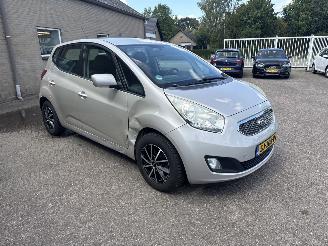 skadebil auto Kia Venga 1.4 CVVT X-ecutive 2011/1