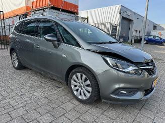 uszkodzony samochody osobowe Opel Zafira 1.4 Turbo  Automaat 7p Online Edition 2018/2