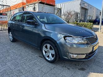 Coche accidentado Skoda Rapid 1.2 TSI Greentech Style Edition 2016/6
