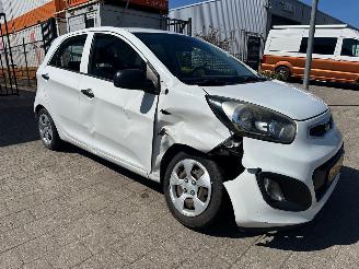 krockskadad bil auto Kia Picanto 1.2 CVVT ISG Airco 2013/2