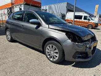 Schadeauto Peugeot 308 1.2 PureTech Allure 2019/10