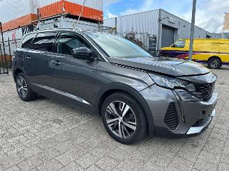 damaged passenger cars Peugeot 5008 1.2 PureTech Allure Pack Business 7p 2022/6