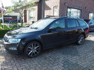 Vaurioauto  passenger cars Skoda Octavia 2.0 Tdi RS Motorschade 2015/2