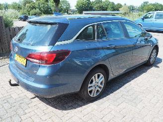 Opel Astra 1.6 CDTI Business+ Automaat picture 4