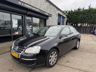 Avarii autoturisme Volkswagen Jetta 1.6 FSI 85KW AIRCO 2006/10