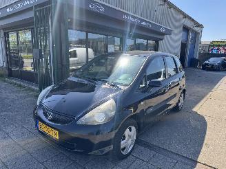 Vaurioauto  passenger cars Honda Jazz 1.2 AIRCO 2006/9