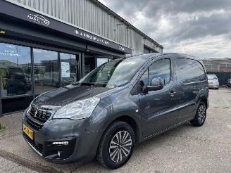 skadebil auto Peugeot Partner 1.6 HDI PREMIUM PACK AIRCO AUTOMAAT 2017/8