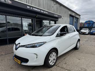 damaged passenger cars Renault Zoé Q210 Life Quickcharge 22KWh 2013/5