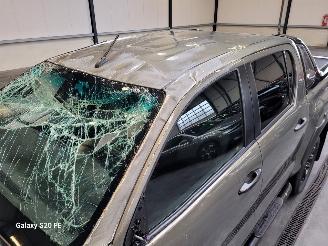 Toyota Hilux 2.8 D-4D 150-KW Automaat 4-WD Invincible picture 4