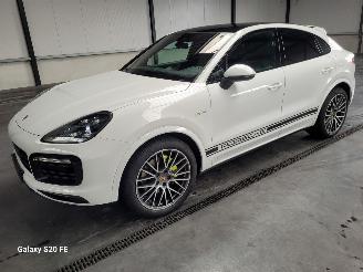 Auto incidentate Porsche Cayenne Coupe 3.0 e-Hybrid 340-KW Automaat AWD 2021/10