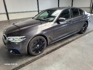 Unfallwagen BMW 5-serie 530e Limo 185-KW Automaat M-Sport 2019/10