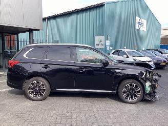 Mitsubishi Outlander 2.0I PHEV picture 4