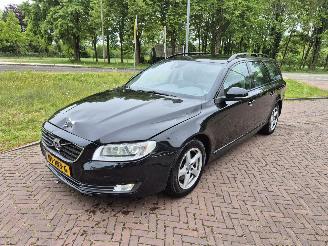 skadebil auto Volvo V-70 2.0 D3 Dynamic Edition 2015/12