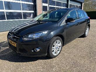 Unfallwagen Ford Focus 1.0 Ecoboost Titanium 2013/2