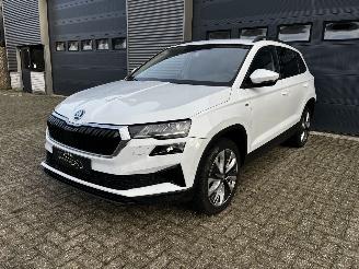 Vaurioauto  passenger cars Skoda Karoq 1.5 TSI AUTOMAAT / NAVI / DIG COCKPIT / AFK TREKHAAK 2022/9