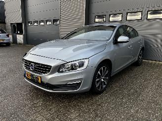 Unfallwagen Volvo S-60 1.5 T3 AUTOMAAT / NAVI / CRUISE / LEER / PDC 2018/3