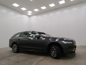 Auto incidentate Volvo V-90 2.0 B4 Autom. Hybrid  Momentum Navi 2021/7