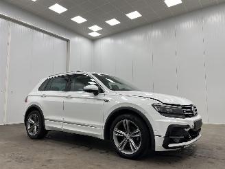 skadebil auto Volkswagen Tiguan 2.0 TDI DSG R-Line Panoramadak Navi Clima 2020/2