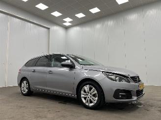krockskadad bil auto Peugeot 308 SW 1.2 PureTech Executive Panoramadak Navi Clima 2019/8