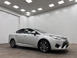 Schadeauto Toyota Avensis 1.6 D-4D-F Navi Clima 2015/9