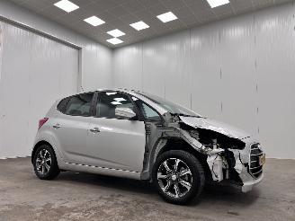 Unfallwagen Hyundai Ix20 1.6i Autom.Panoramadak  Navi Clima 2017/11