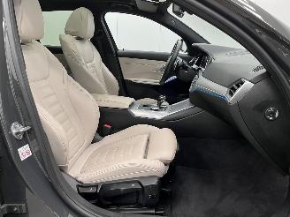 BMW 3-serie Touring 330e eDrive Edition Panoramadak picture 10