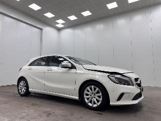 skadebil auto Mercedes A-klasse 180 Lease Edition Navi Clima 2016/11