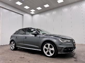 skadebil auto Audi A3 Sportback 1.4 e-tron PHEV  Panoramadak S-Line 2015/6