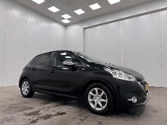 skadebil auto Peugeot 208 1.2 PureTech Style 5-drs Navi Airco 2015/5