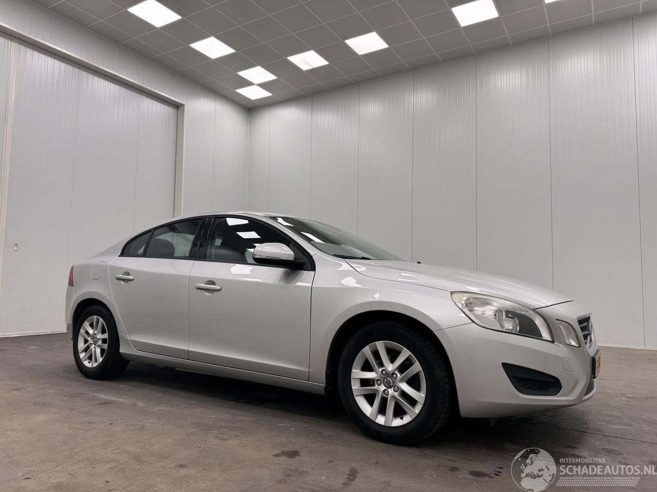 Volvo S-60 1.6 T3 Kinetic Navi Clima
