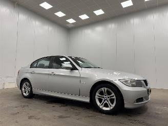 Vaurioauto  passenger cars BMW 3-serie 318i Navi Airco 2006/3