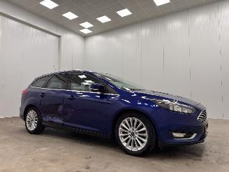 Coche accidentado Ford Focus Wagon 1.0 First Edition Navi Clima 2014/11