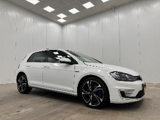 krockskadad bil auto Volkswagen Golf 1.4 TSI GTE Panoramadak Navi Clima 2015/1