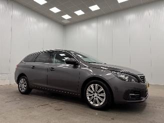 skadebil auto Peugeot 308 SW 1.2 PureTech Premium Panoramadak Navi Clima 2019/11