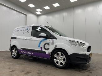 Vaurioauto  commercial vehicles Ford Transit Courier Van 1.5 TDCI Trend Navi Airco 2016/5