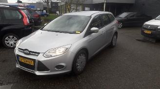 krockskadad bil auto Ford Focus 1.6 TDCi ECOnetic Combi/o  Diesel 1.560cc 77kW (105pk) FWD 2012-06/2018-05  NGDB 2014/1