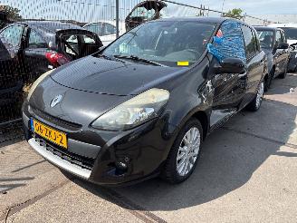 krockskadad bil auto Renault Clio  2011/3