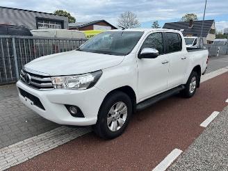 Schade bestelwagen Toyota Hilux 2.4 D-4D 110KW AUTOM. DOUBLE CAB. KLIMA 4WD EURO6 2019/6