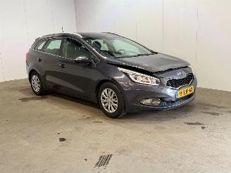 uszkodzony samochody osobowe Kia Cee d 1.6 GDI Business Pack 2014/2