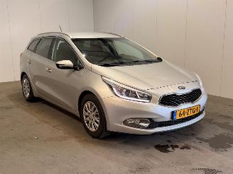 Unfallwagen Kia Cee d 1.6 GDI Plus Pack 2013/7
