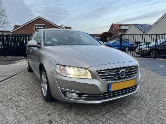 Coche accidentado Volvo V-70 2.0 T4 Inscription Edition Pano 2015/9