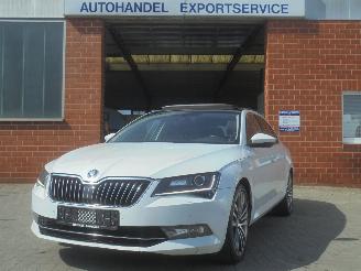 uszkodzony samochody osobowe Skoda Superb 2.0 TDI Ambition Business, Panorama, Navi, DAB+, Climate & Cruise 2016/9
