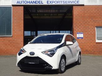 skadebil auto Toyota Aygo X Play 1.0 VVT-i, Airco, Cruise ontrol, MMS, Camera 2018/1