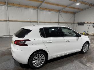 Peugeot 308 1.2 PureTech 81kW Blue Lease picture 5