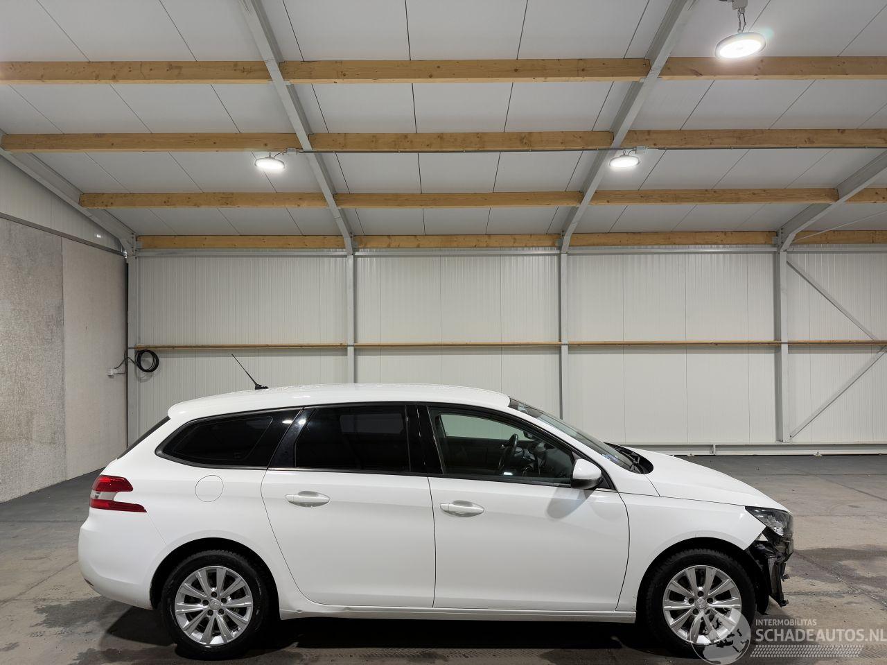 Peugeot 308 SW 1.2PureTech 96kW Blue Lease Executive