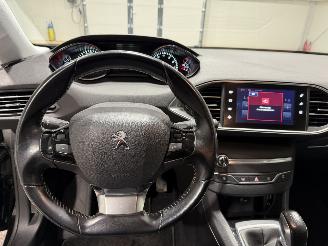 Peugeot 308 1.2 PureTech 81kW Active Clima picture 14